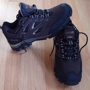 Regatta Men's Low Rise Hikers Isotex Waterproof Holcombe Size 10 NWOT